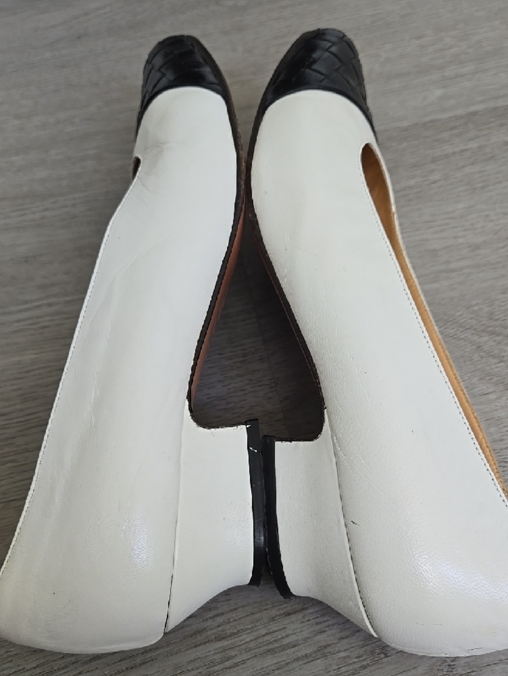 Bottega Veneta Two-Tone White Leather Heels with Black Woven Toe Size 7½ - Picture 17 of 17